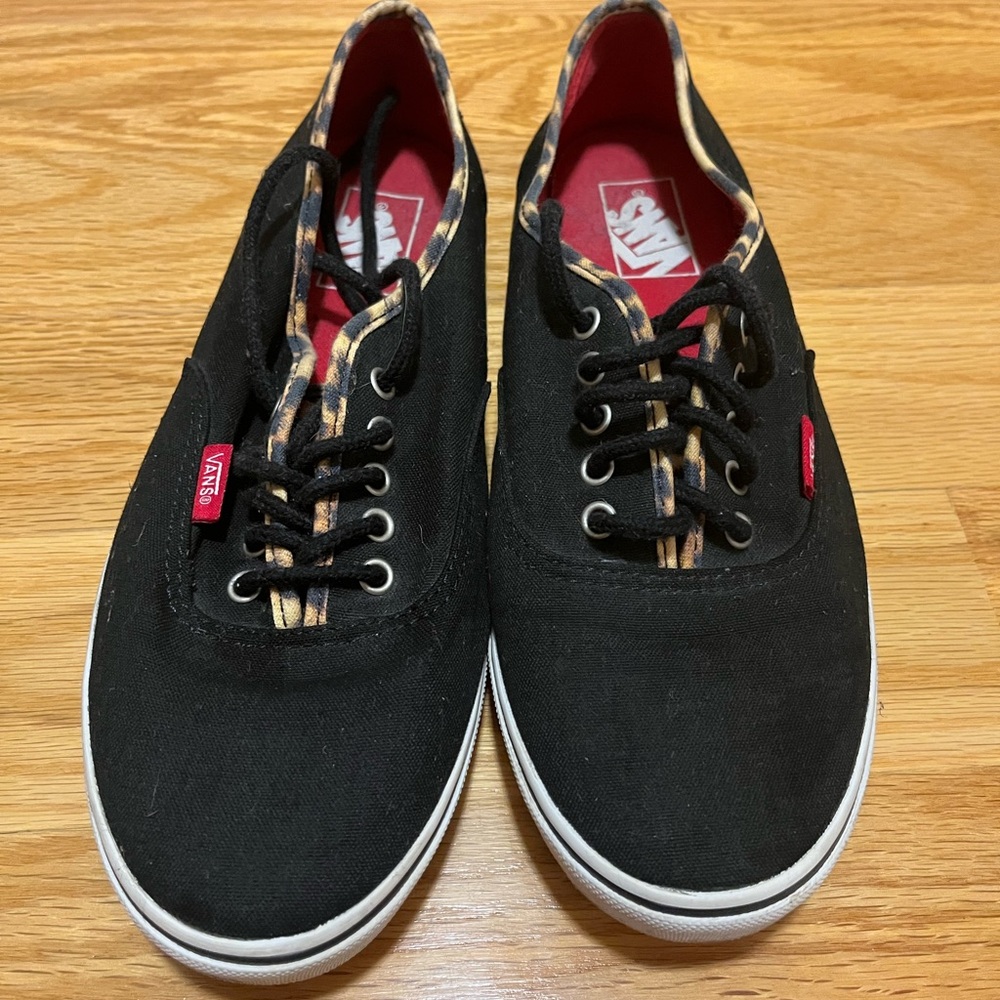 Vans Black and Red Sneakers Classic Skate Style